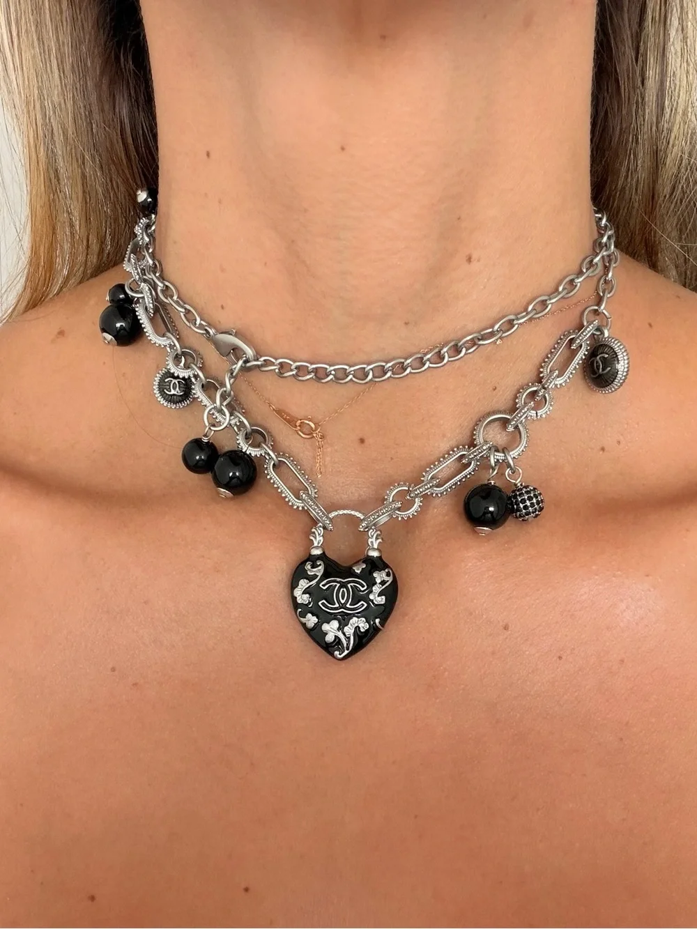 🖤CHANEL Black and Silver Heart Charm Necklace🖤